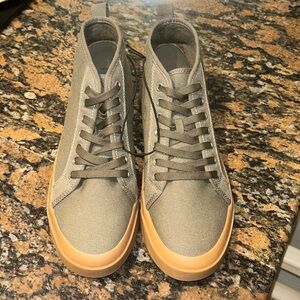 Mutual Weave Men’s Canvas Shoes